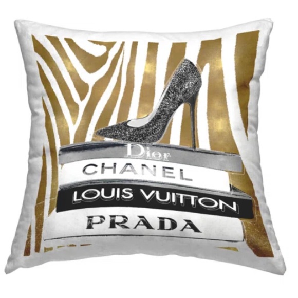 New decorative pillow - Picture 1 of 1